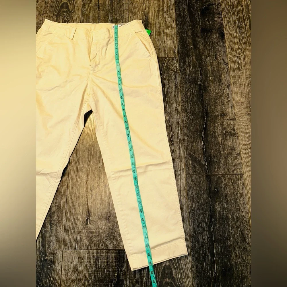 Gap Woman’s Downtown Khaki Petite Pants - Picture 9 of 11